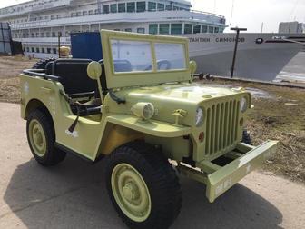 Jeep Willys YKE 4137. Детский трехместный автомобиль на резиновых колесах.